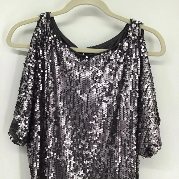 Aidan Maddox Woman’s Cold Shoulder Sequined Shift Dress Gunmetal Size 4 - Picture 4 of 10